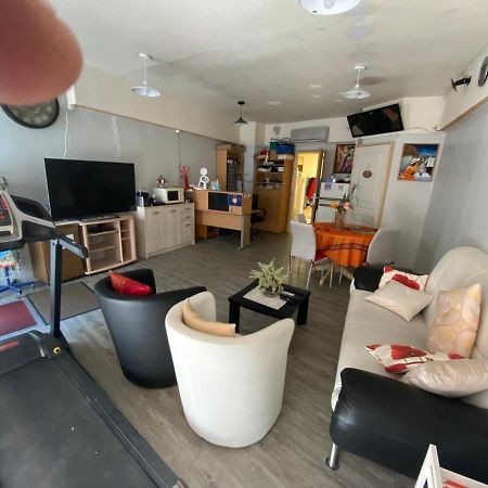 Four A Ban Apartment Mer Exterior photo